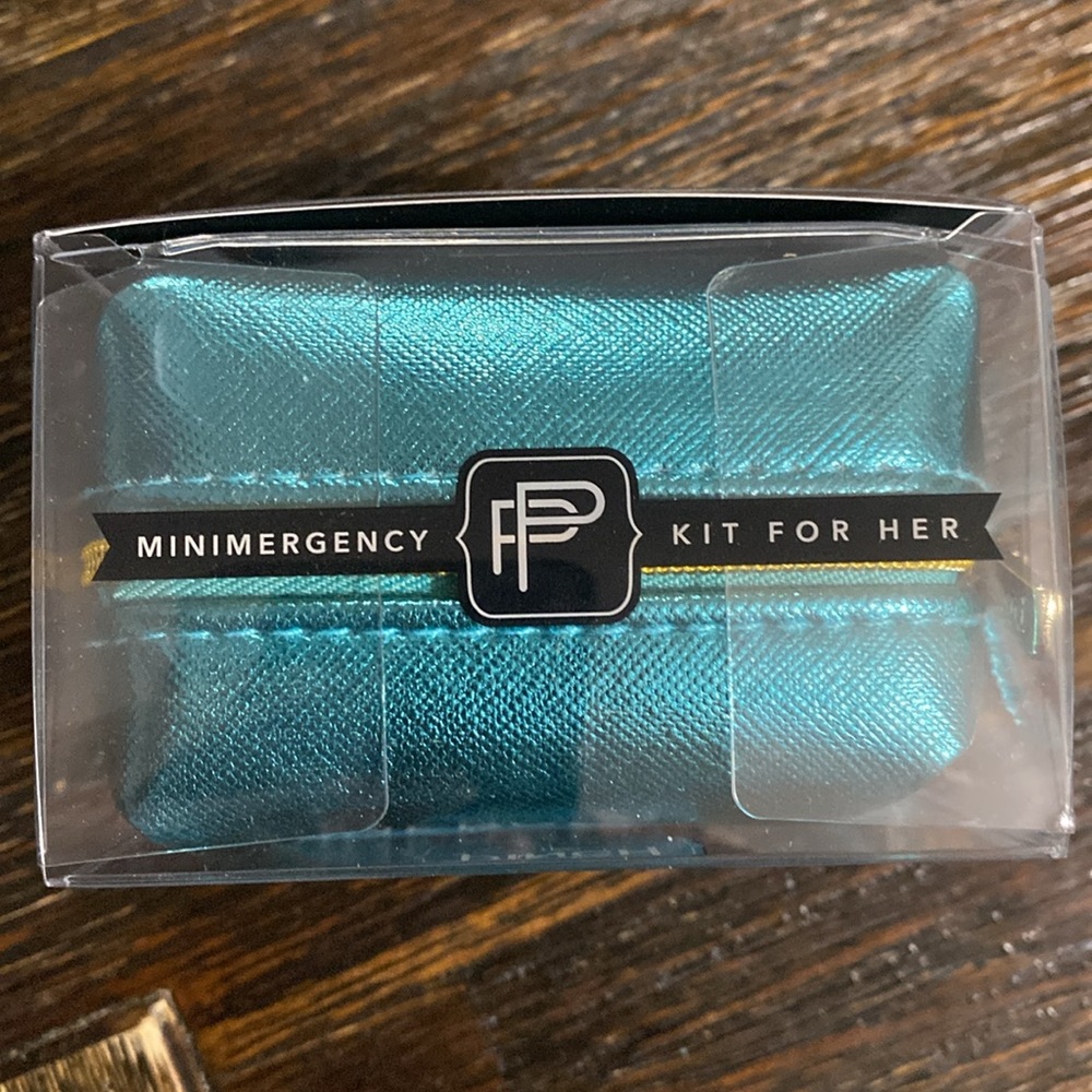 NWT Mini Emergency Kit - Picture 3 of 3